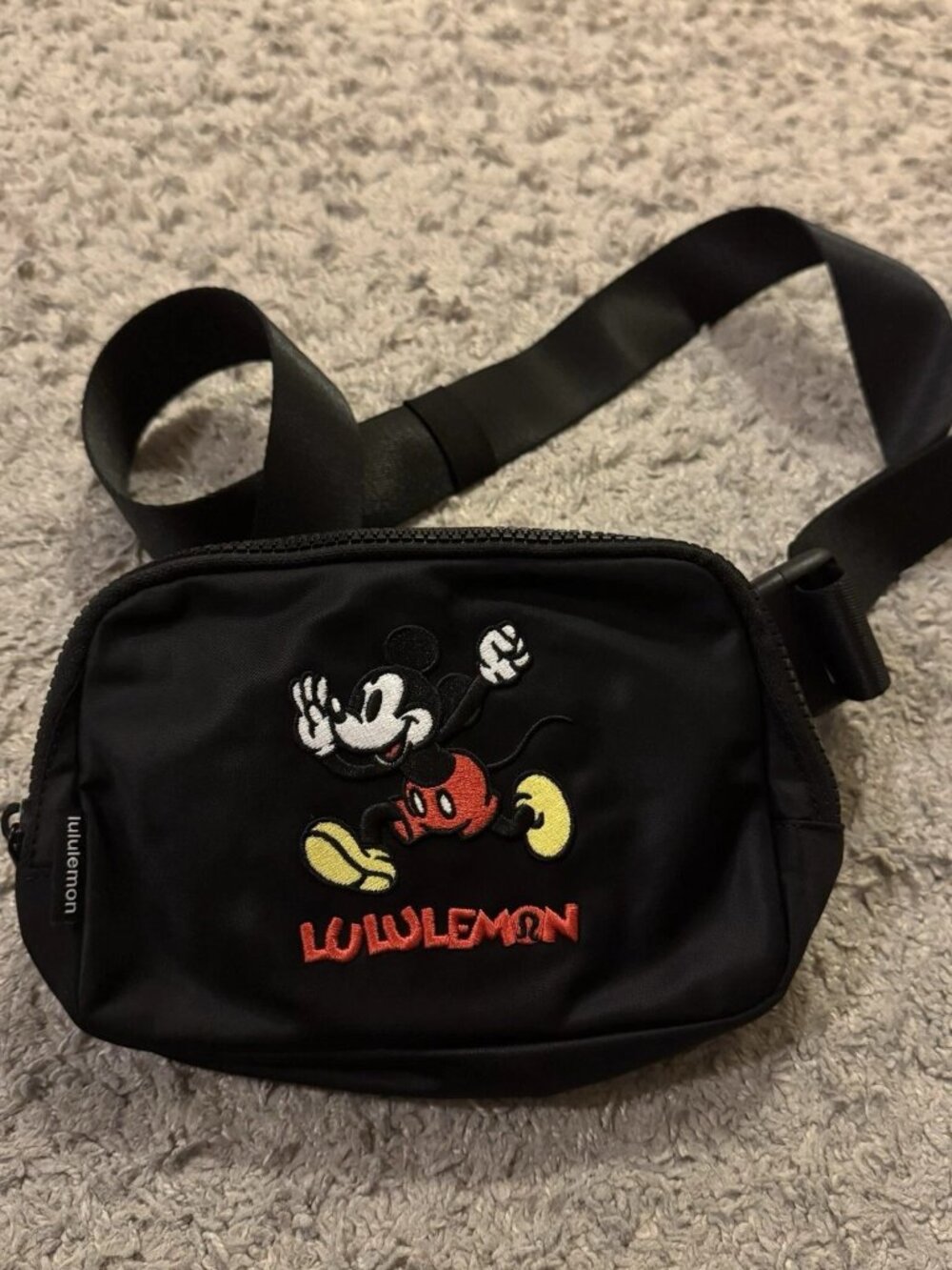 Disney Everywhere Belt Fanny Pack Black Mickey in Motion Graphic Bag with tags